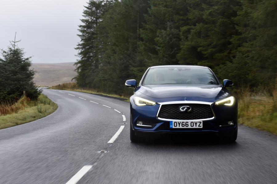  Infiniti Q60 2.0t 2016 года  (UK) (фото 9 из 10)